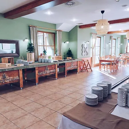 Pohorje Village Wellbeing - Family Bolfenk Apartamento Hočko Pohorje